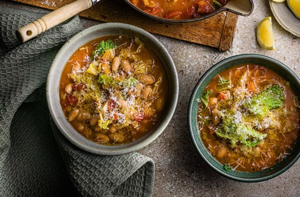 Tuscan-style cannellini bean & vegetable soup