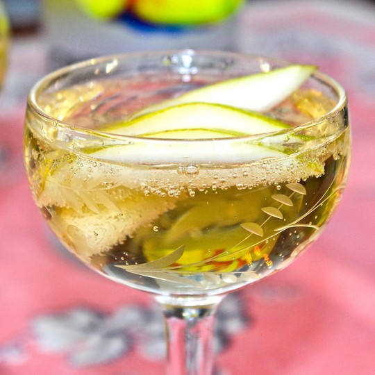 Twinkling pear cocktail