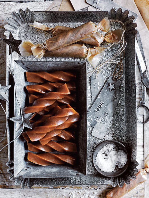 Twisted honey caramels
