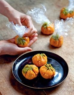 Twisted pumpkin balls (Kabocha chakin-shibori)