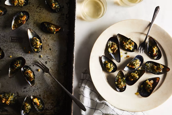  Two Fat Ladies' broiled "mussels Casino"