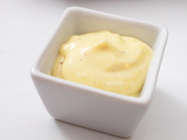Two-minute aioli  