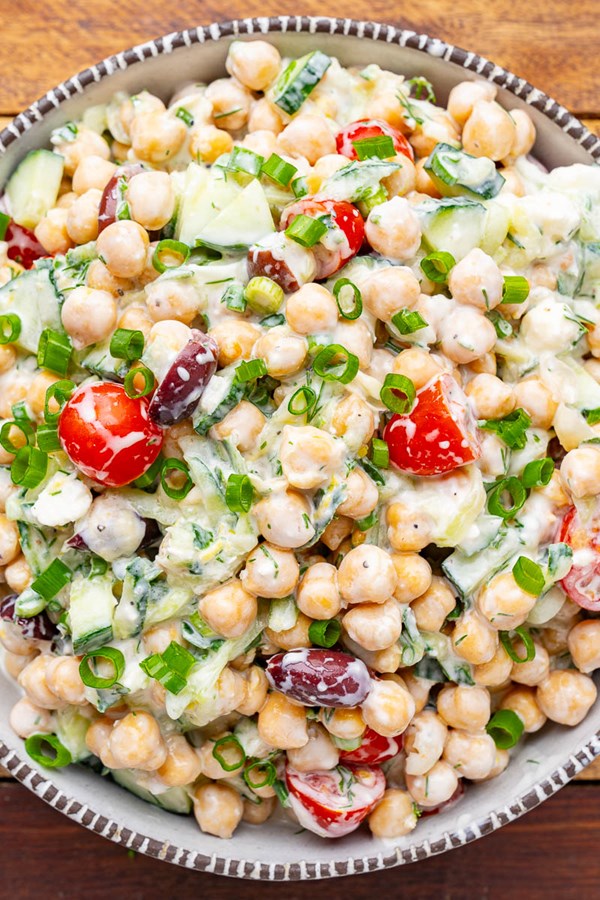 Tzatziki chickpea salad