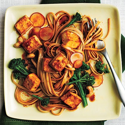 Udon noodle salad with broccolini and spicy tofu