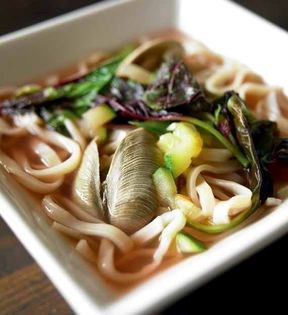 Udon noodle soup with clams and vegetables (Jogae kalguksoo)