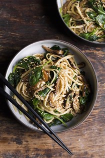 Udon noodles with shiitake mushrooms and spinach