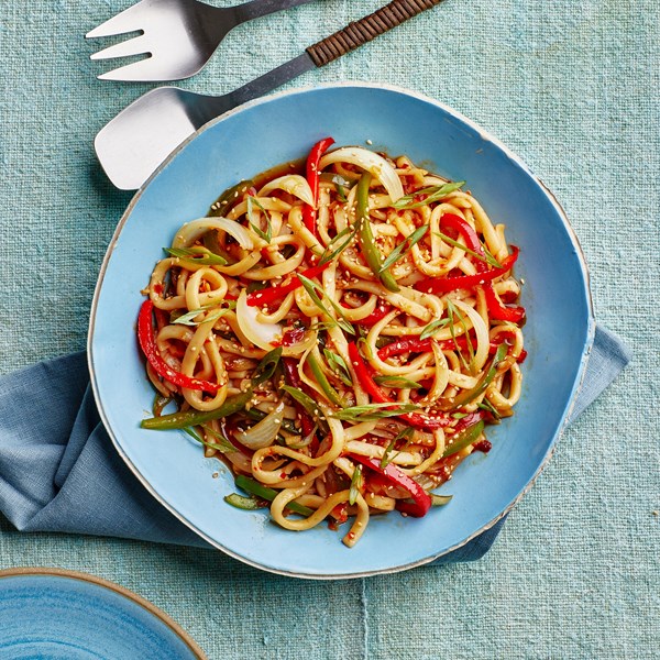 Udon with stir-fried peppers and onions