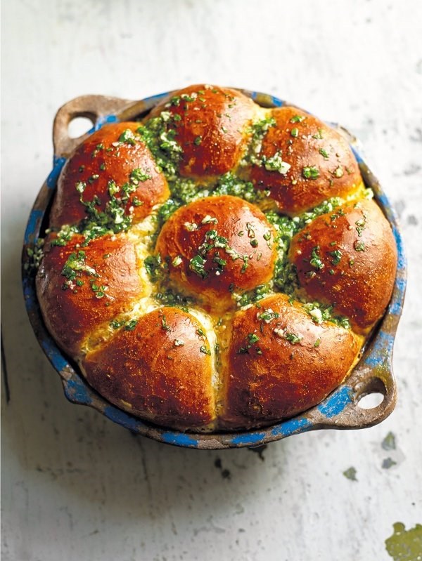 Ukrainian garlic bread  (Pampushky)