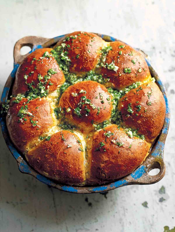 Ukrainian garlic bread (Pampushky)