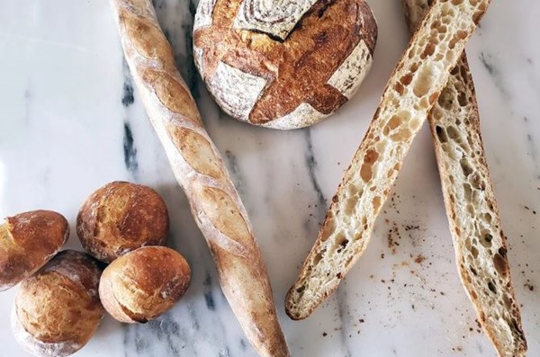 Unkneaded six-fold French bread