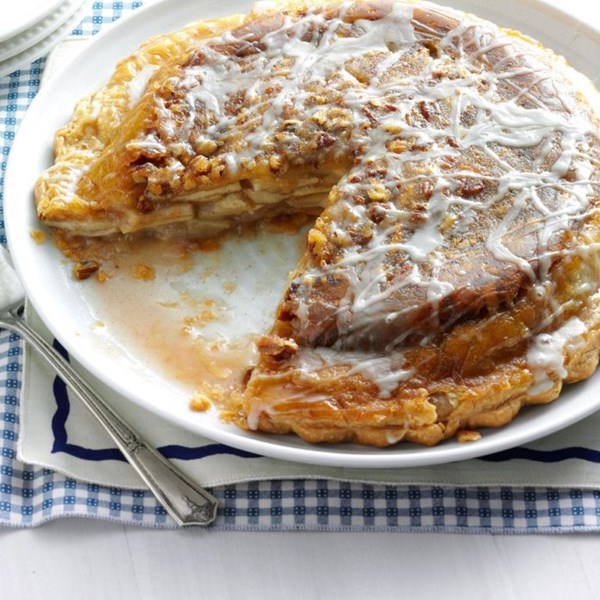Upside-down apple pie
