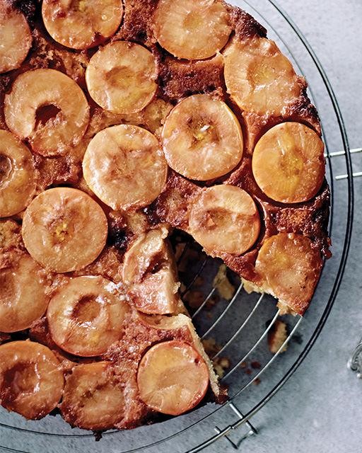 Upside-down cake