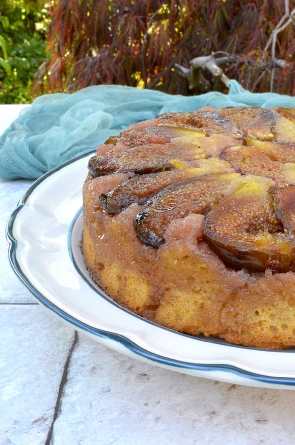 Upside-down fig cake