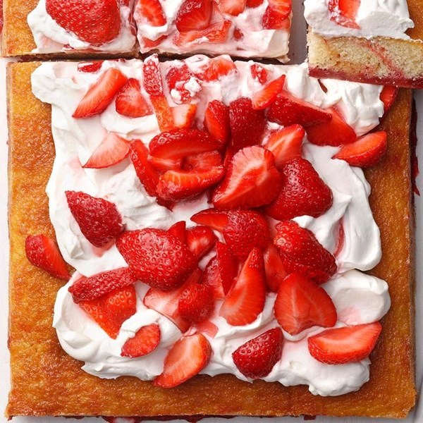 Upside-down strawberry shortcake