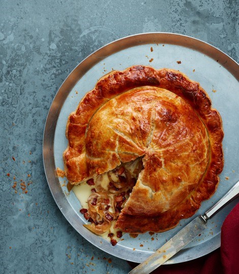 Vacherin pithivier with caramelised onions and bacon