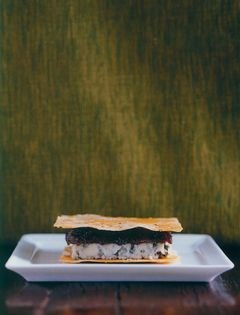 Valdeon and quince sandwich with Manchego wafers 