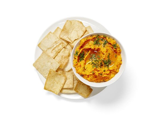 Valerie Bertinelli's roasted carrot hummus