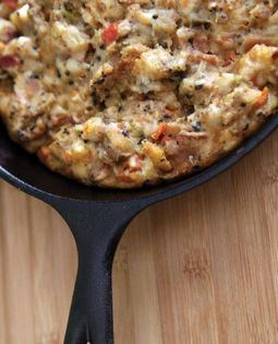 Vangie's famous Thanksgiving stuffing (Relleno para pavo)