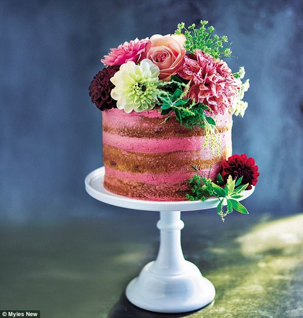 Vanilla & white chocolate naked cake with blueberry buttercream