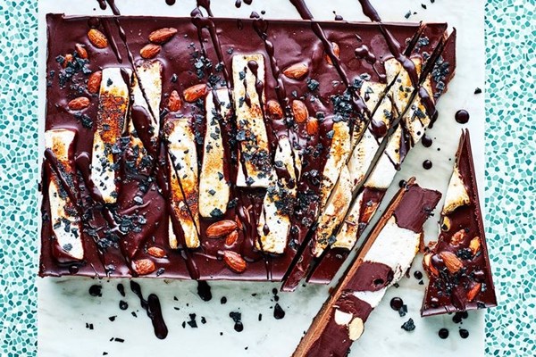 Vanilla and bourbon rocky road