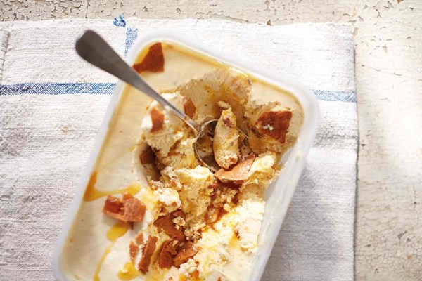 Vanilla and caramelised pine nut ice cream with apple caramel and hazelnut tuile 