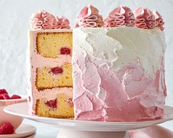 Vanilla and raspberry cake with ombré raspberry Swiss meringue buttercream