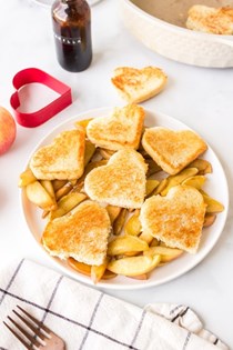 Vanilla apples with sweetheart croutes