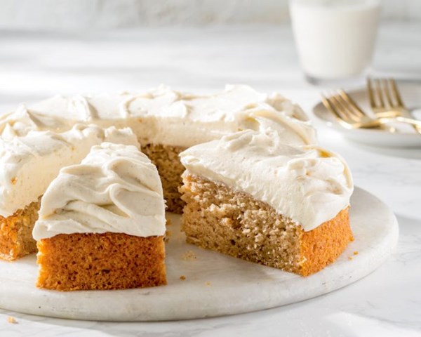 Vanilla applesauce cake [vanilla bean frosting]