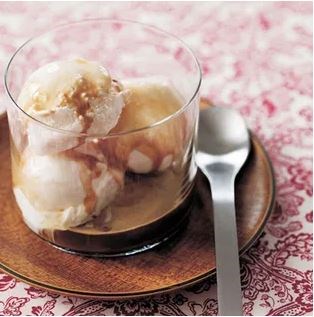 Vanilla bean affogato