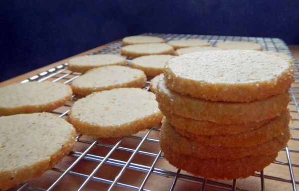 Vanilla bean and pink peppercorn icebox cookies