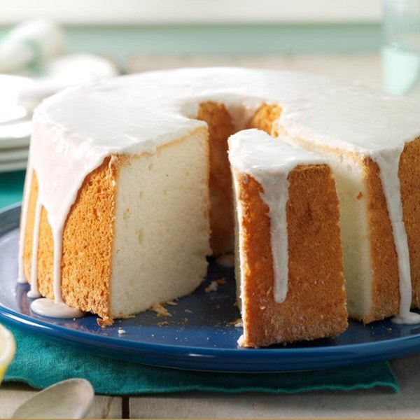 Vanilla bean angel food cake