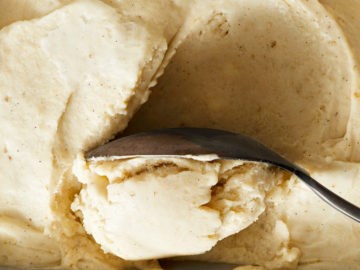 Vanilla bean banana nice cream 