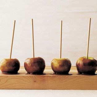 Vanilla bean caramel apples