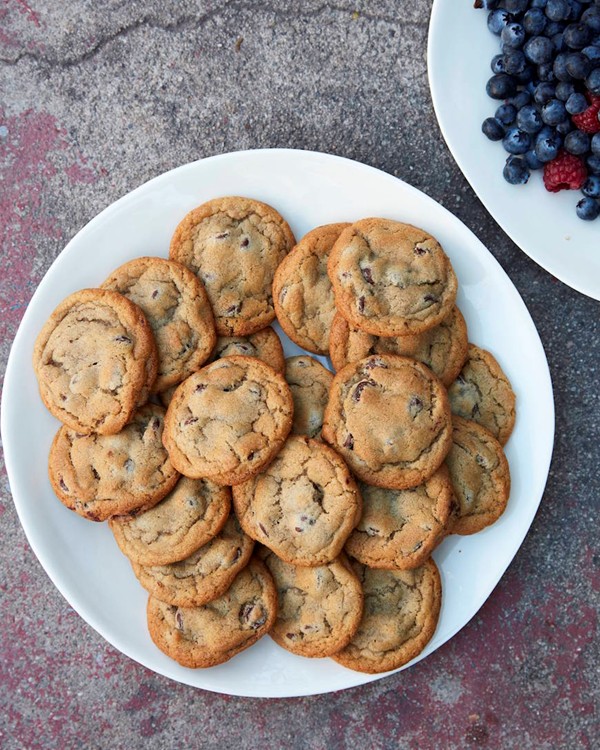 Vanilla bean chocolate chip cookies