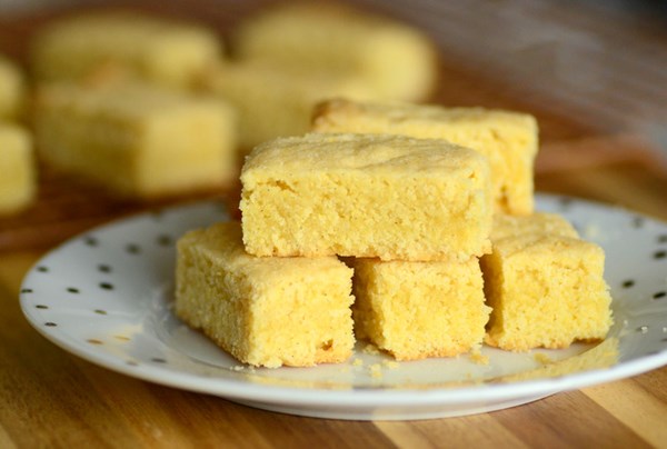 Vanilla bean cornmeal shortbread