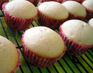 Vanilla bean cupcakes