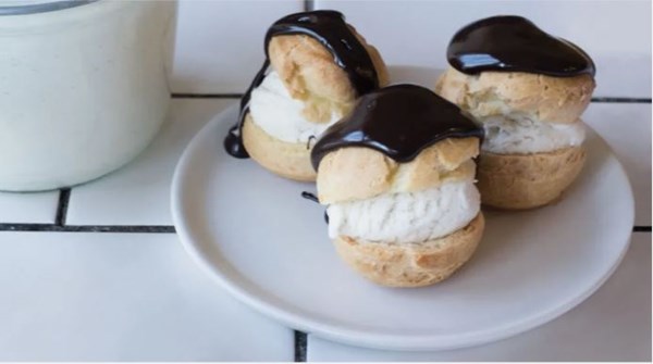 Vanilla bean ice cream profiteroles