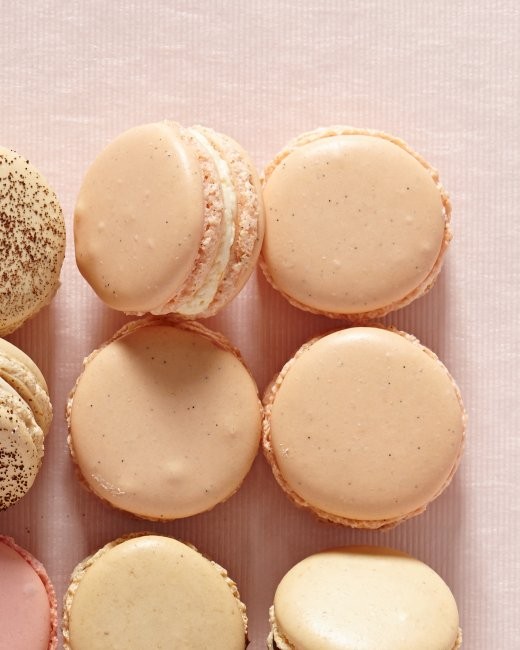 Vanilla bean macarons 