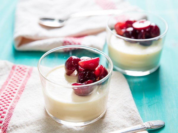 Vanilla bean panna cotta