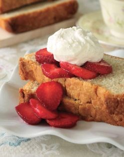 Vanilla bean pound cake