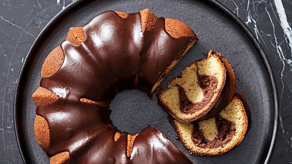 Vanilla bundt cake with chocolate-cream cheese filling