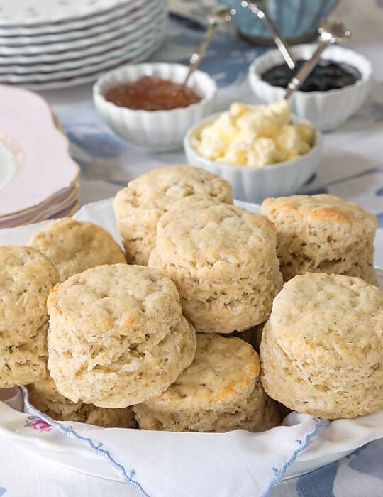 Vanilla-buttermilk scones
