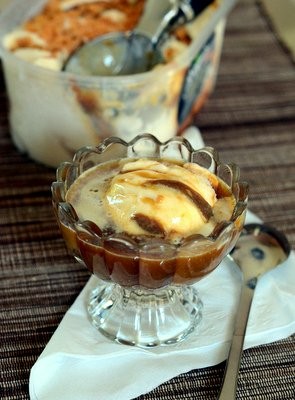Vanilla caramel affogato