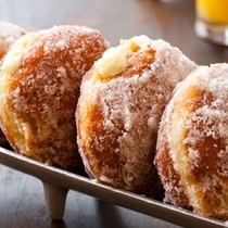 Vanilla cream-filled doughnuts