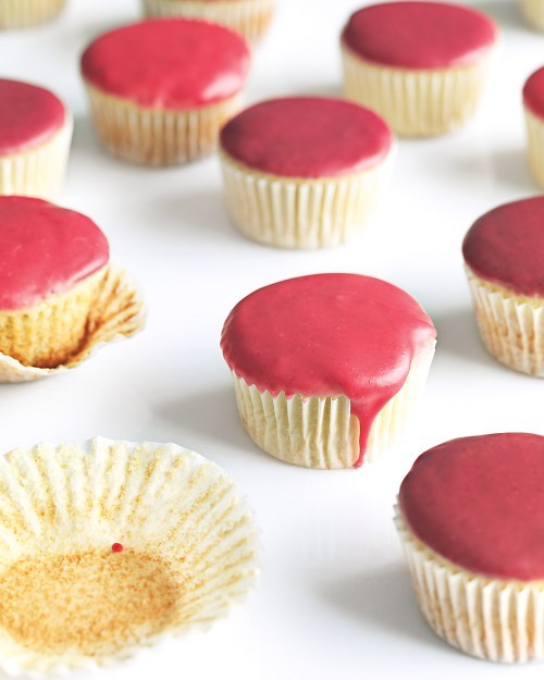 Vanilla cupcakes with fruit glaze