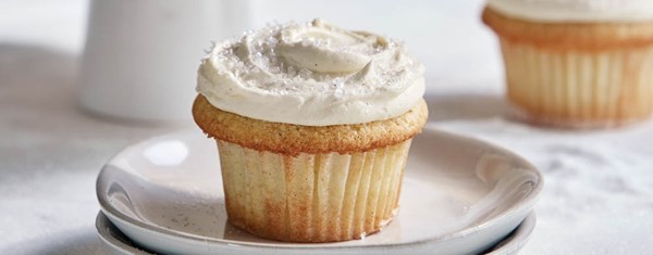 Vanilla cupcakes with vanilla buttercream