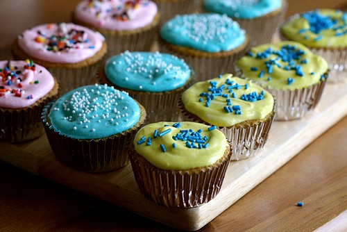 Vanilla cupcakes with vanilla buttercream