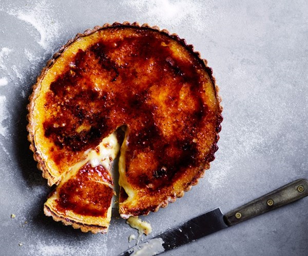 Vanilla, custard & burnt toffee tart
