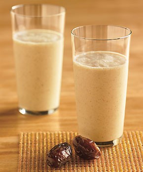 Vanilla date breakfast smoothie
