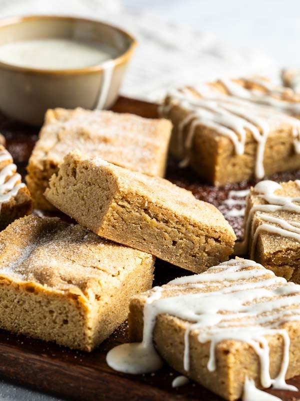 Vanilla eggnog blondies